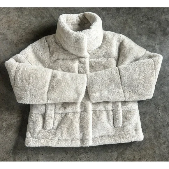 The Abercrombi & Fitch Mini Puffer Jacket Beige Faux Fur Cropped Soft Large - Picture 5 of 12